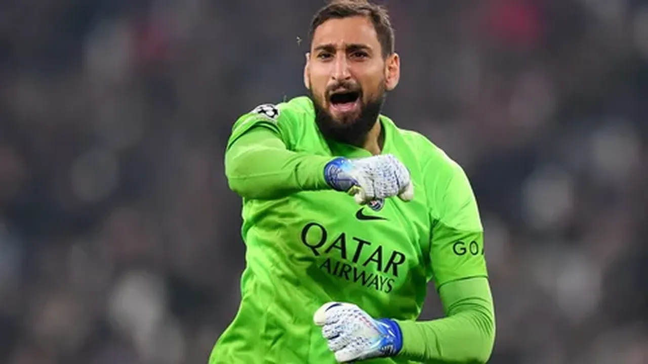 Galatasaray gözünü kararttı, resmi teklifi yaptı: Donnarumma'dan hemen cevap geldi!