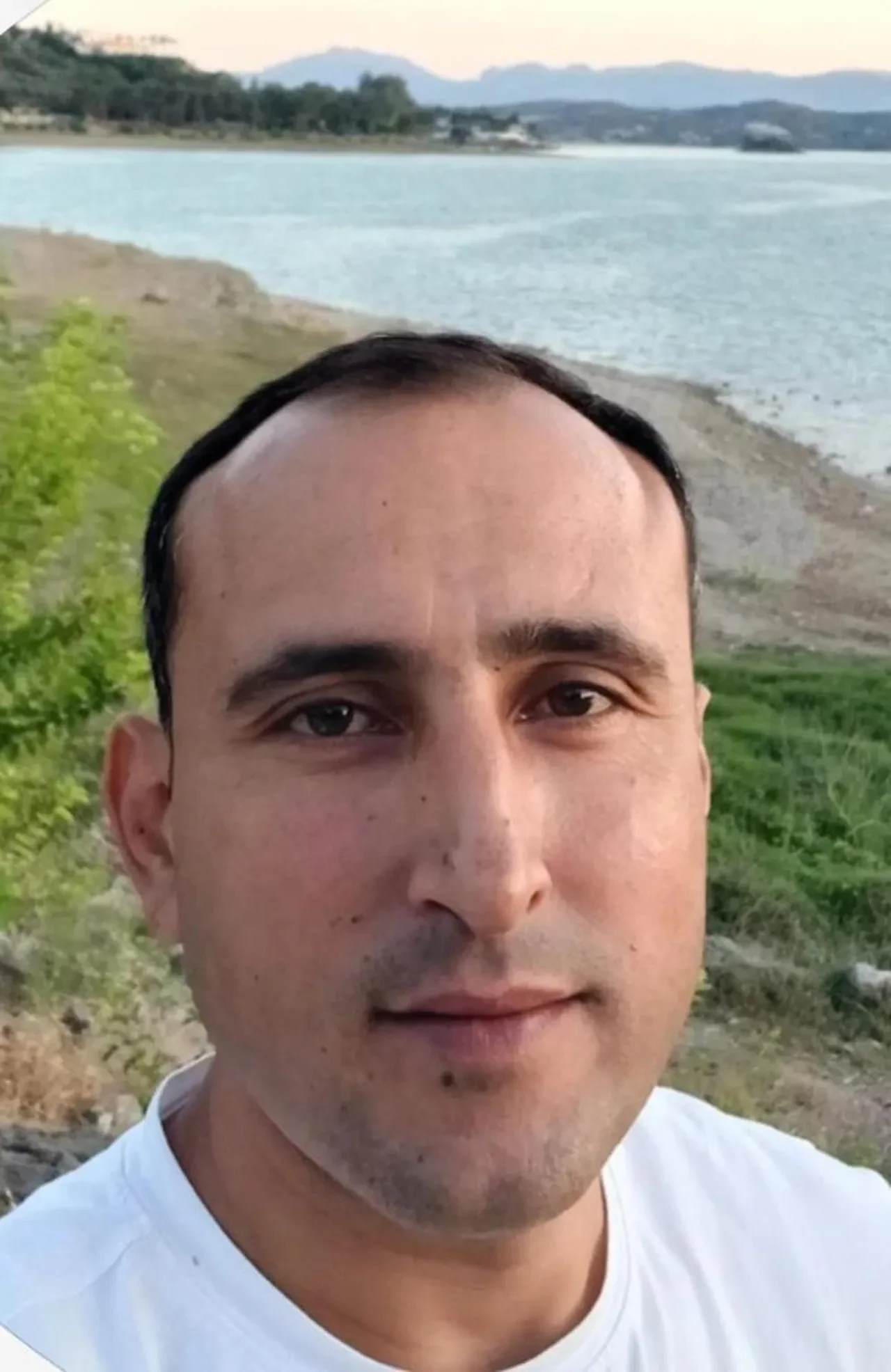 Gardiyan karısını ve kızını öldürüp intihar etti