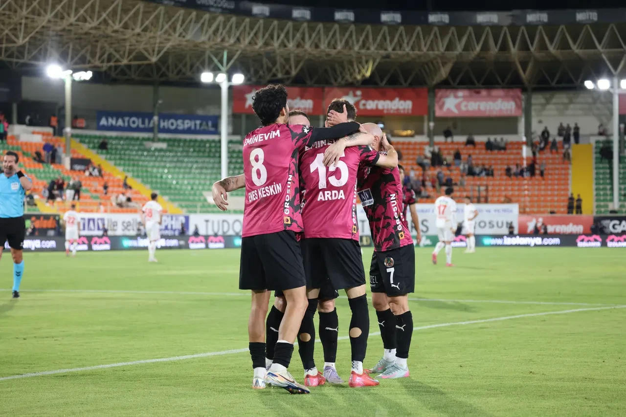 Gaziantep FK Alanyaspor maçı hangi kanalda, nereden canlı izlenir? Karşılaşmaya saatler kaldı