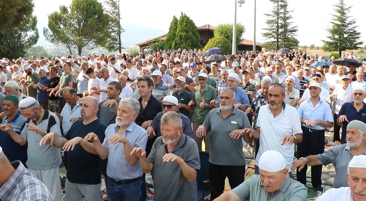 Günlerdir yanan Karabük için anlamlı hareket: Müftünün sözleri damga vurdu