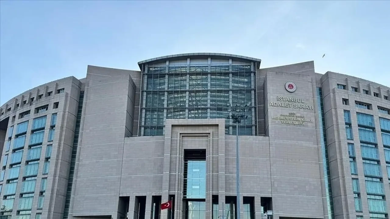İBB'ye yönelik yolsuzluk soruşturmasında yeni gelişme!  Burak Korzay'a pişmanlık tahliyesi