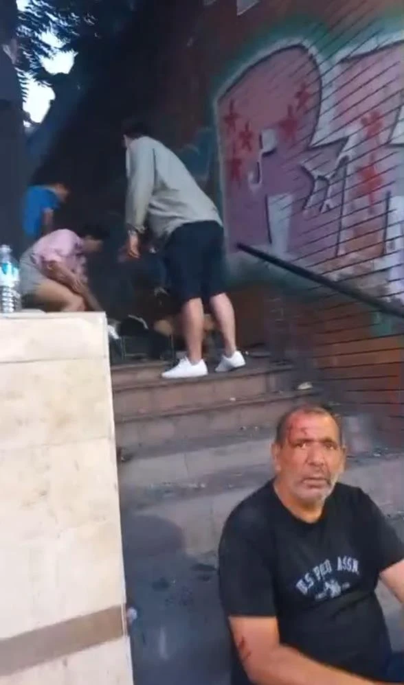 Beyoğlu'nda minibüs otobüse çarptı: 2'si ağır 5 yaralı