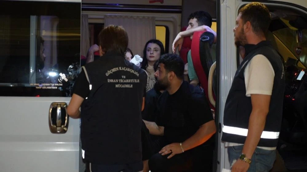 Edirne'de bir evde yapılan baskında 27 kaçak göçmen yakalandı