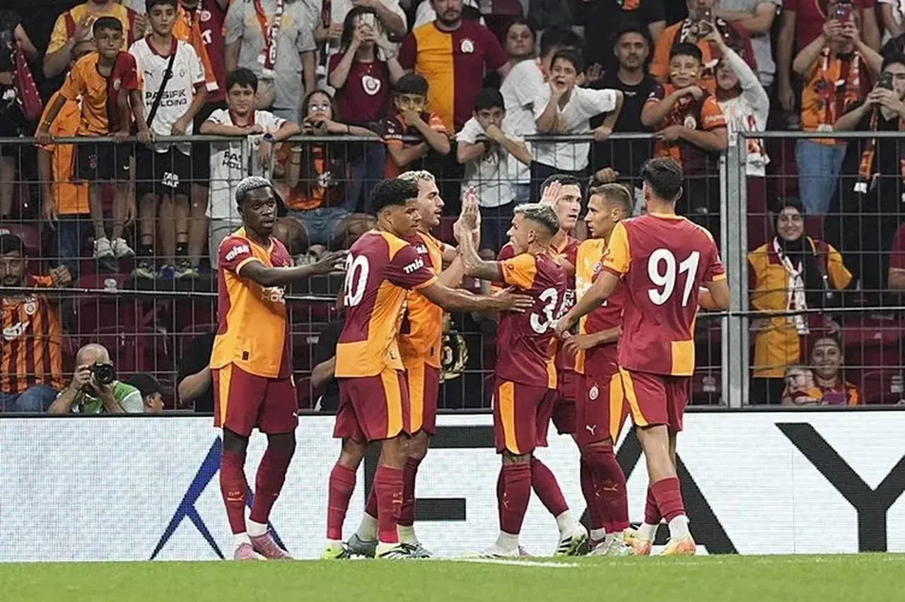 Osimhen'in imza atacağı tarih belli oldu! İşte yılın transferinin detayları...