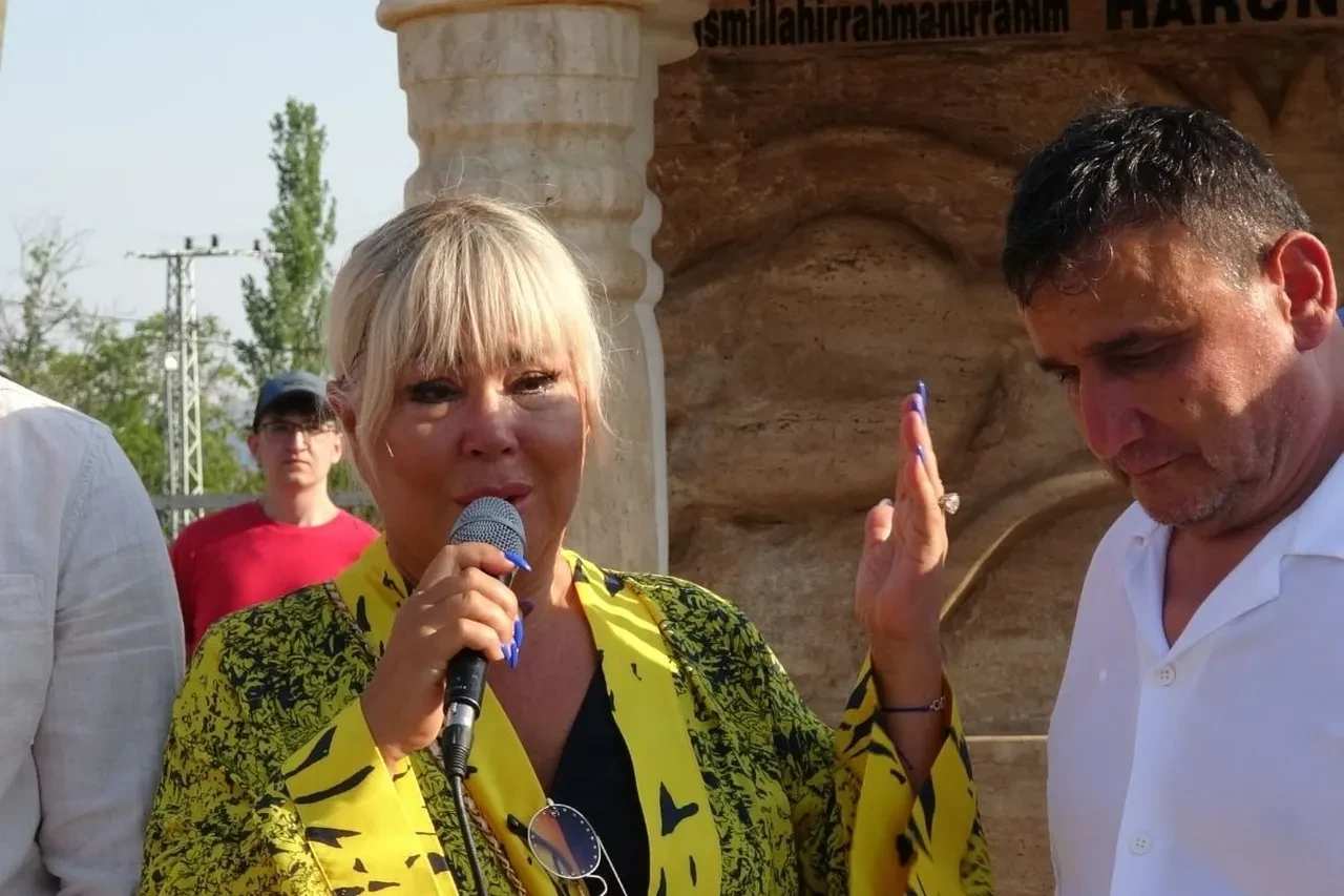 Safiye Soyman hayatını kaybeden oğlu adına hayrat yaptırdı: Dışım gülüyor ama içim yanıyor