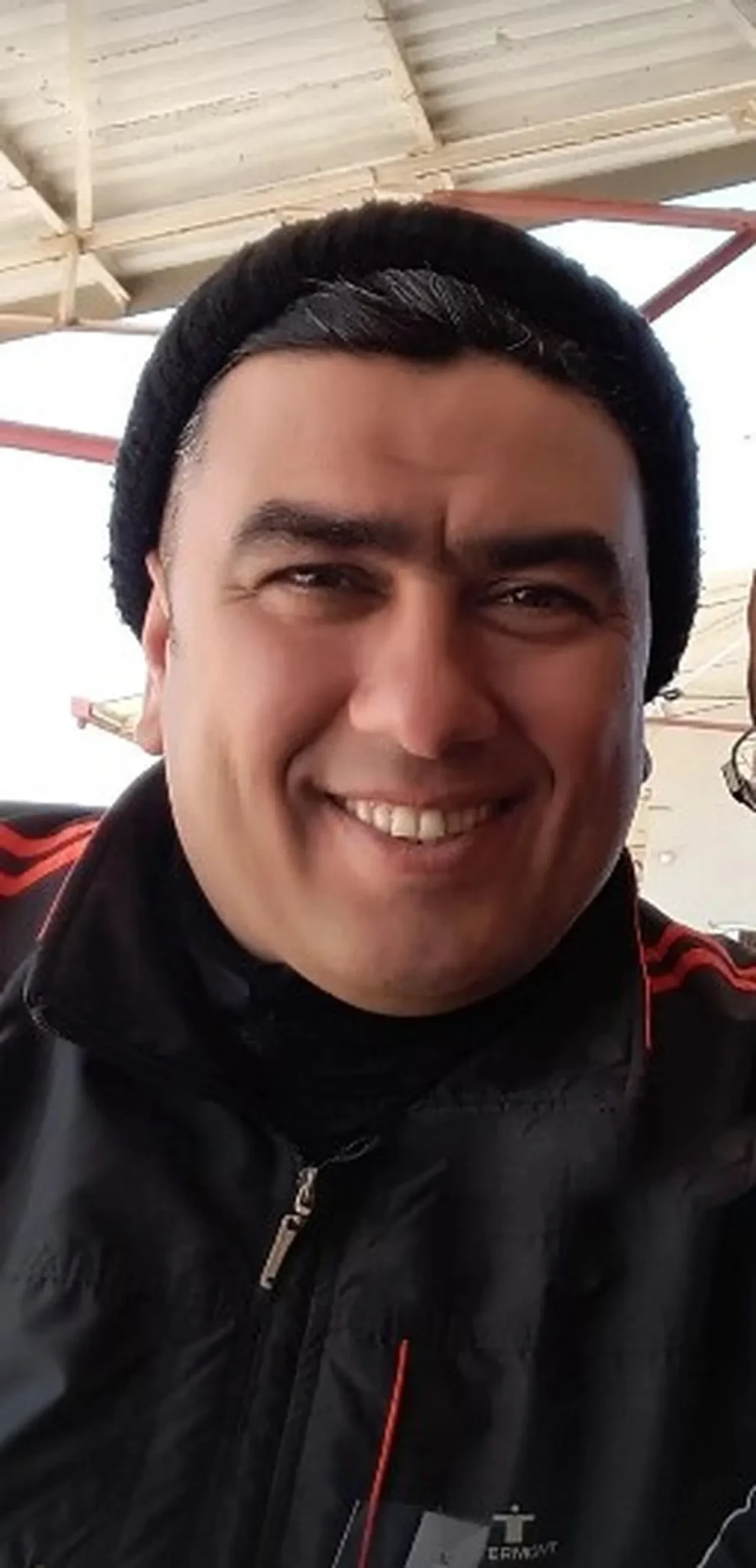 Ailesini ziyarete giden polis memuru hayatını kaybetti