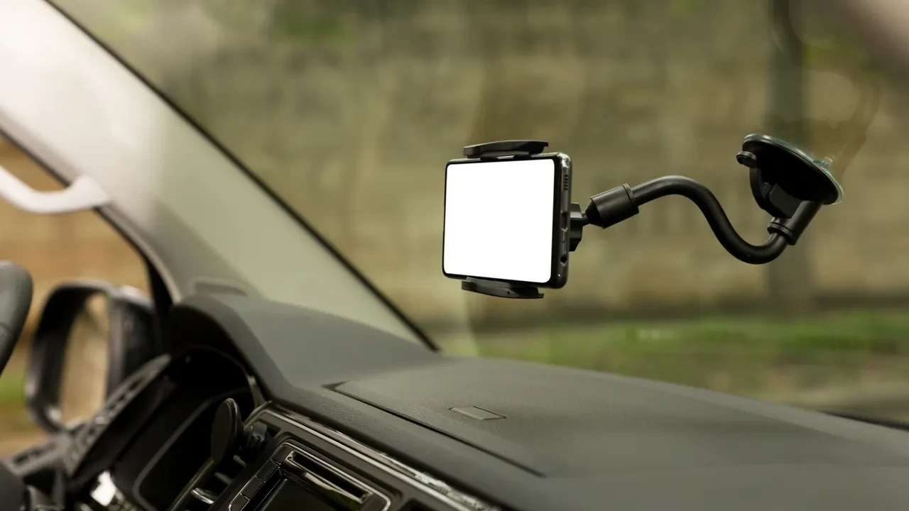 Arabada telefon tutucu kullananlar dikkat! Binlerce liralık zarara davetiye çıkarıyorsunuz