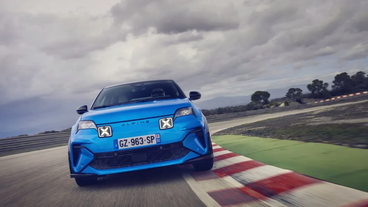 Avrupa'nın Yılın Otomobili Türkiye'de! Alpine A290 GT ve GTS sahneye çıktı