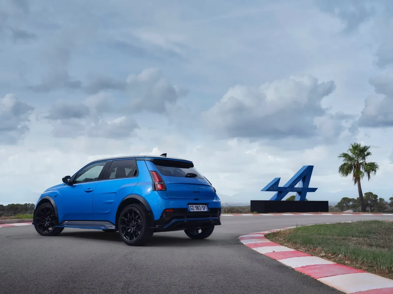 Avrupa'nın Yılın Otomobili Türkiye'de! Alpine A290 GT ve GTS sahneye çıktı