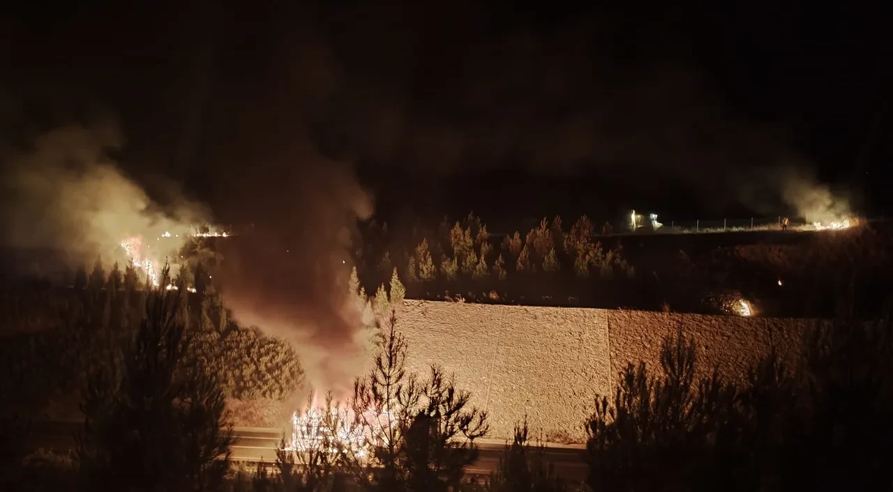 Balıkesir'de ormanlık alana sıçrayan yangın söndürüldü