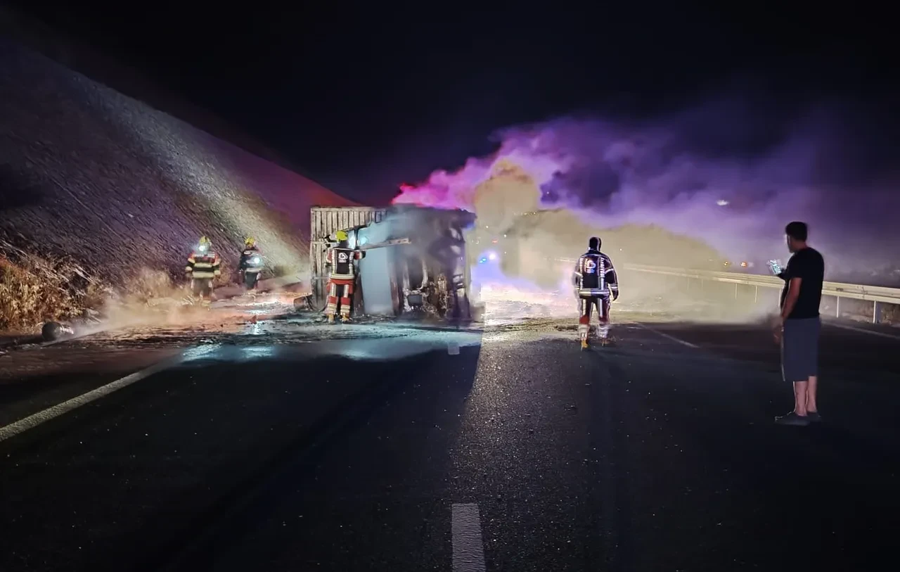 Balıkesir'de ormanlık alana sıçrayan yangın söndürüldü