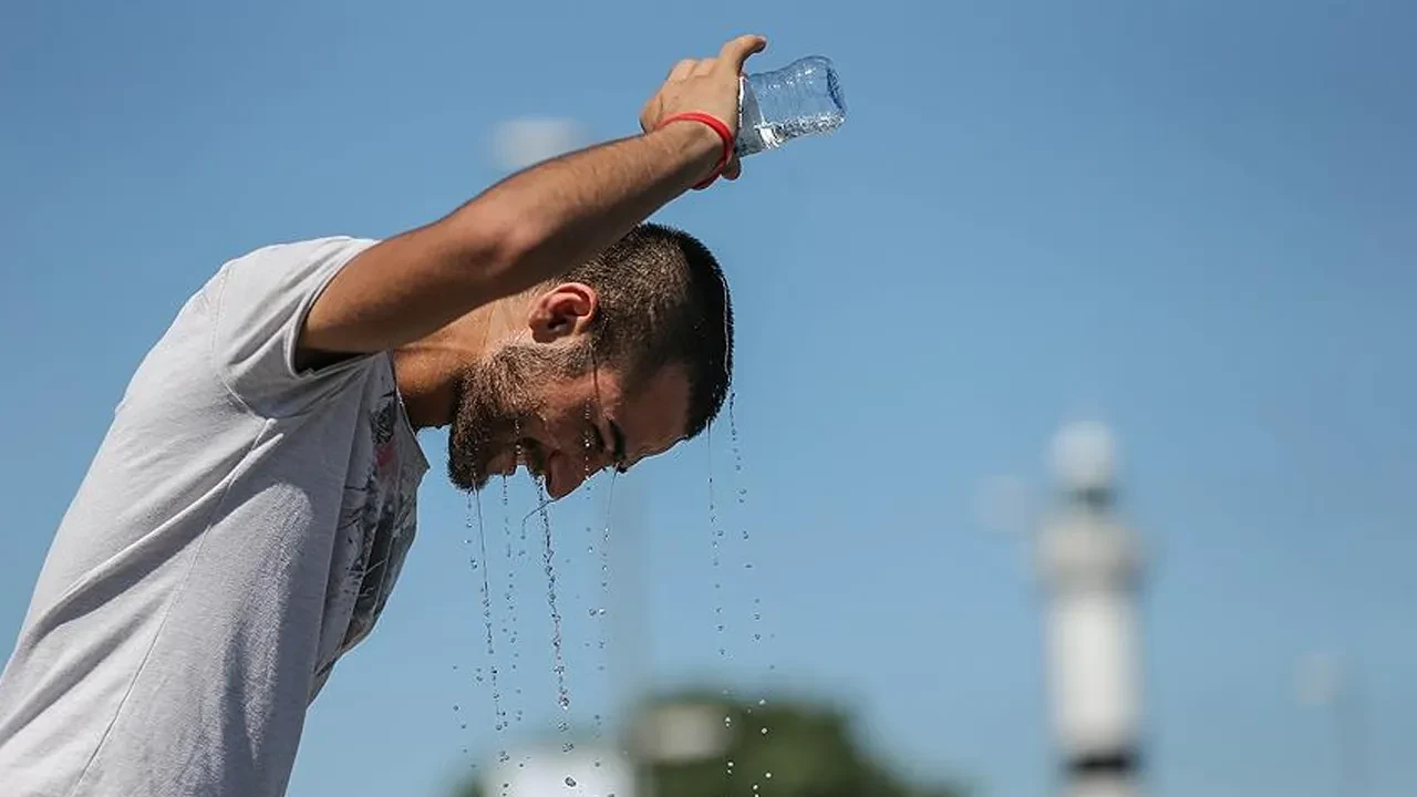 Bilecik'te sıcak kavurdu! Termometreyi gören gözlerine inanamadı