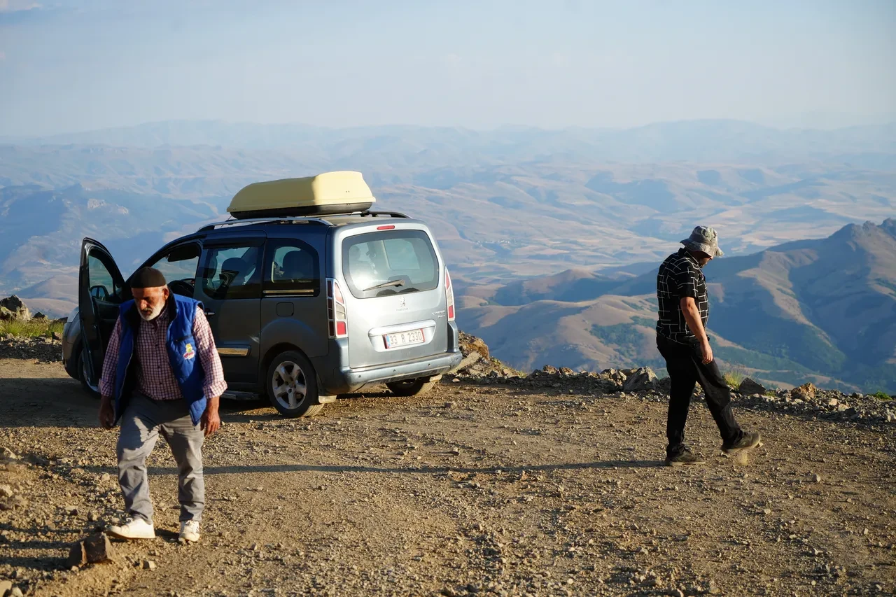 Böyle yol görülmedi! "Böbreğinde taş olan bu yolda düşürür"