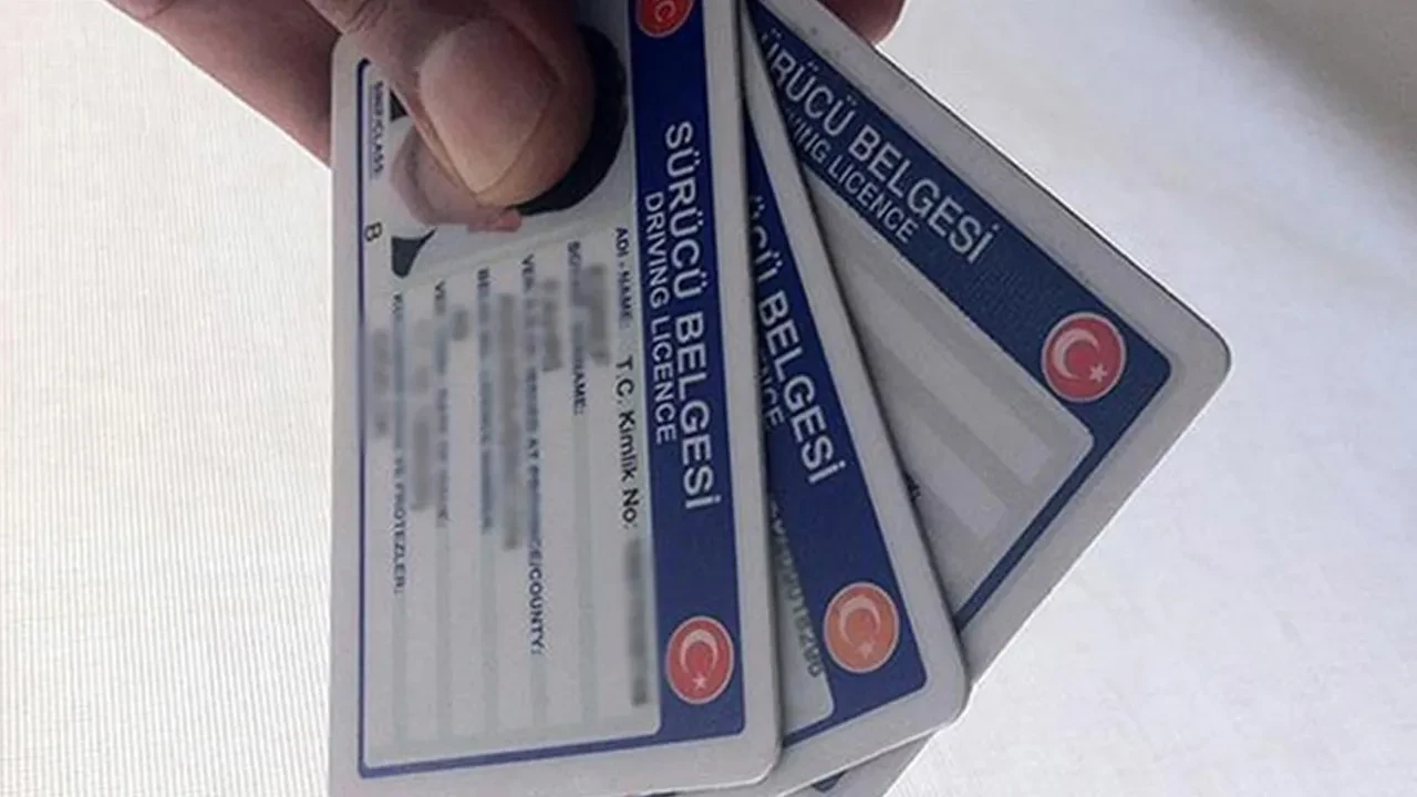 Ehliyet yenilemede son 2 gün! Vakit daralıyor: Nüfus müdürlükleri doldu taştı