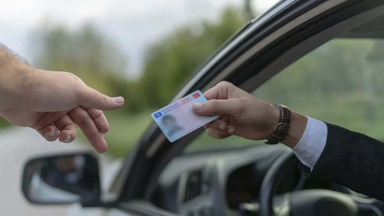 Ehliyet yenilemede son 2 gün! Vakit daralıyor: Nüfus müdürlükleri doldu taştı