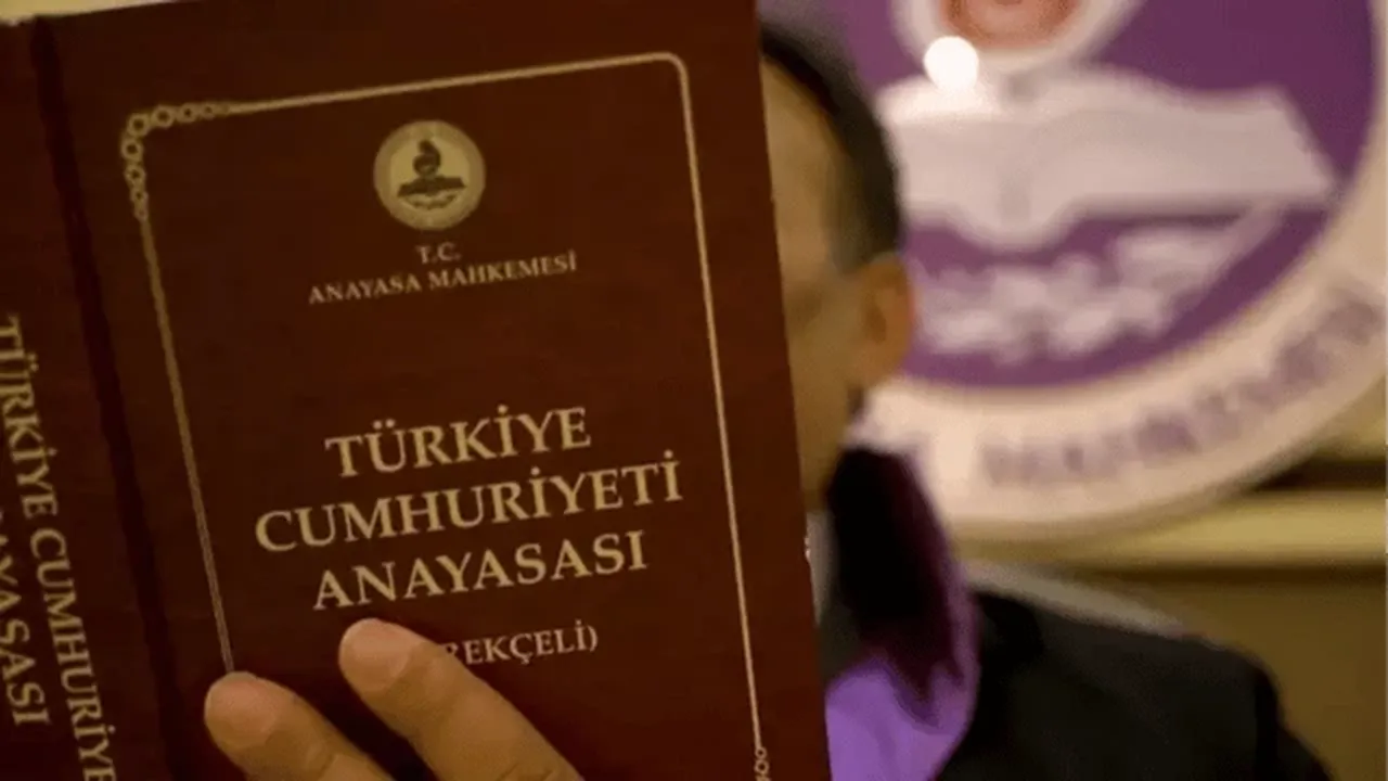 Ersan Şen yeni anayasa taslağını açıkladı! İşte dikkat çeken röportajın detayları