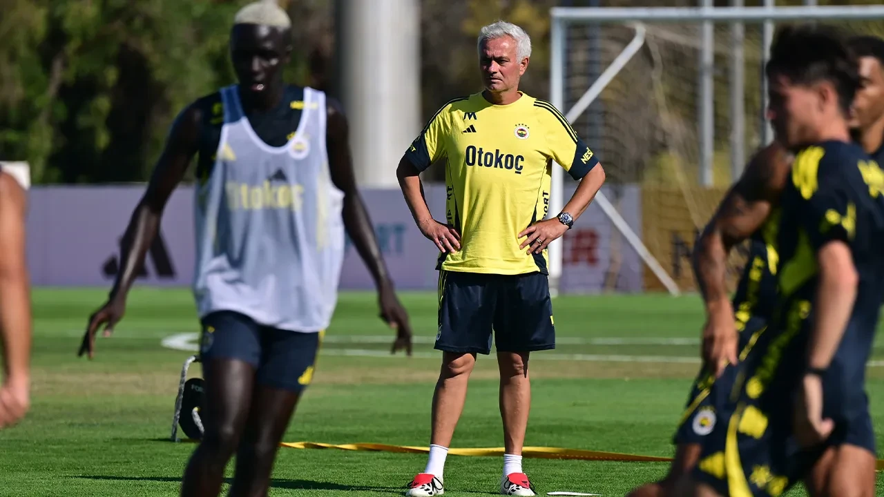 Fenerbahçe transfer ateşini yaktı! Mourinho takviye istedi, yönetim harekete geçti