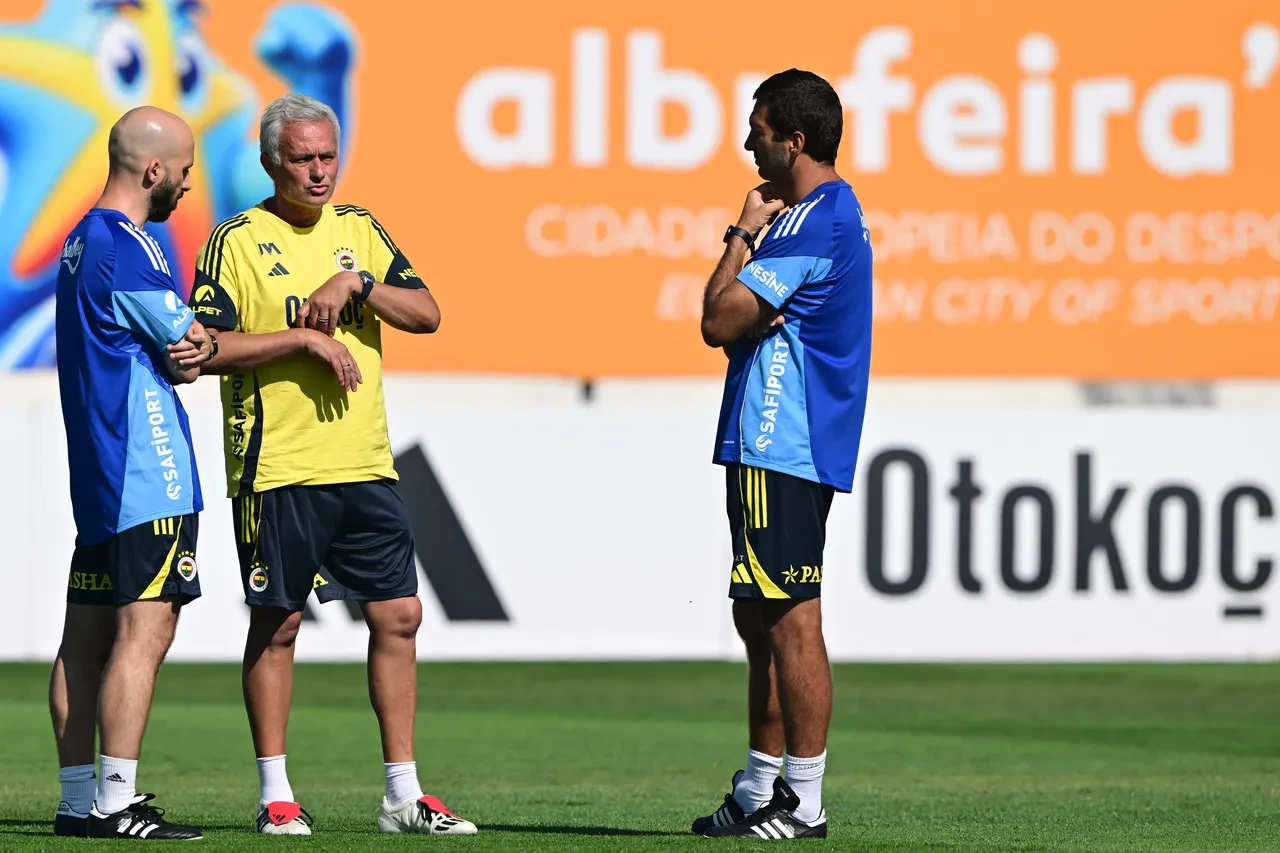 Fenerbahçe transfer ateşini yaktı! Mourinho takviye istedi, yönetim harekete geçti