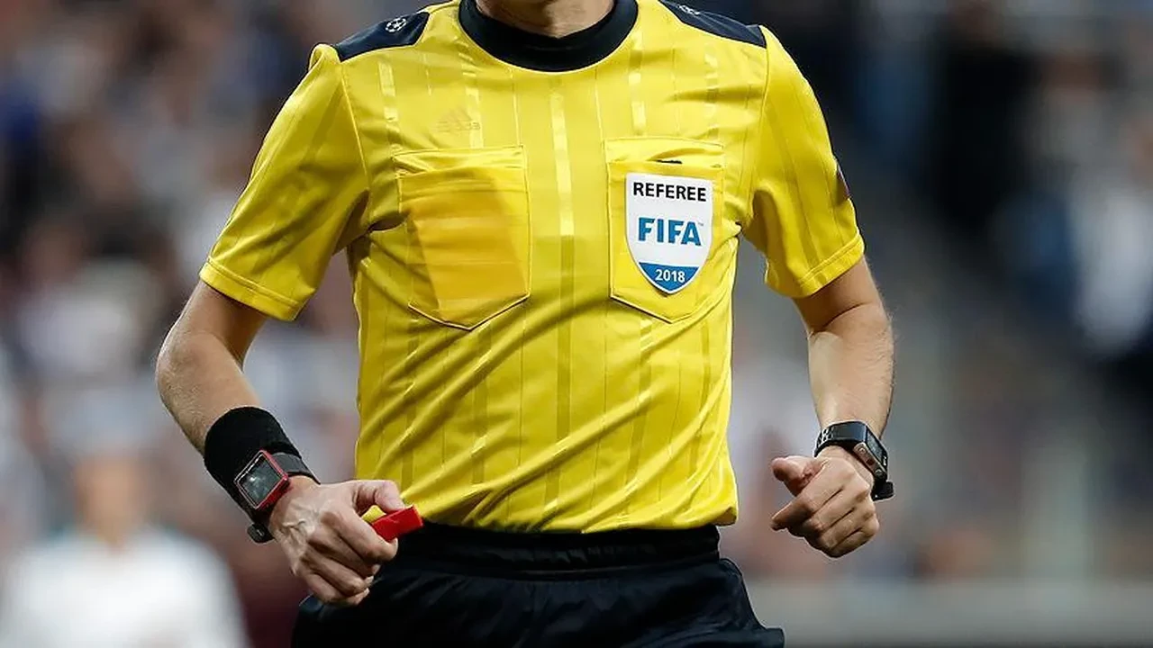 Feyenoord Fenerbahçe maçı hakemi kim? Glenn Nyberg FB karnesi, yönettiği maçlar