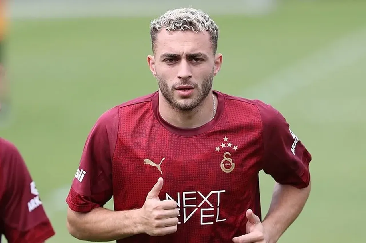 Galatasaray'da çifte bayram! iki yıldızına Premier Lig'den talip