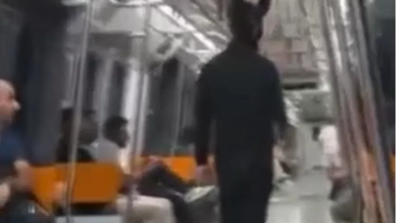 İstanbul'da metroda 'tüfekli tavşan' paniği: Polisler yakaladı