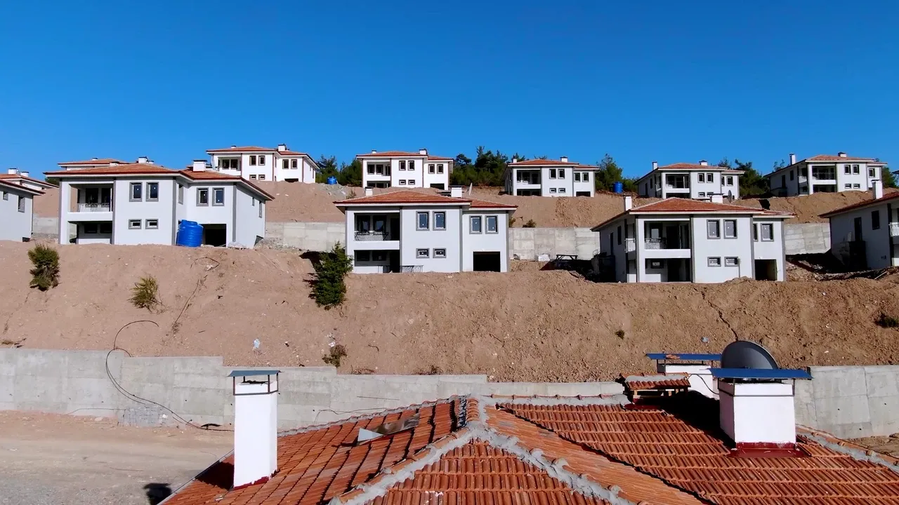 Murat Kurum duyurdu! Deprem bölgesinde bir ilk! 300 bininci anahtar teslime hazır