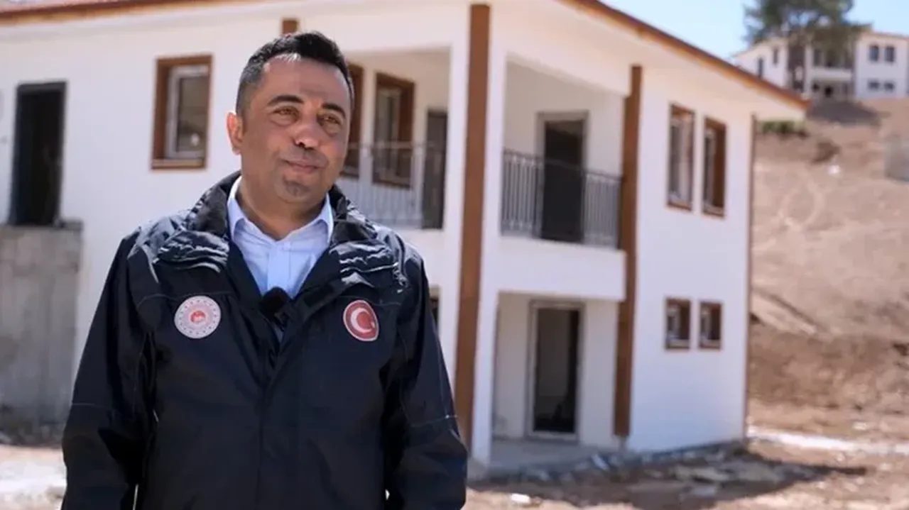 Murat Kurum duyurdu! Deprem bölgesinde bir ilk! 300 bininci anahtar teslime hazır