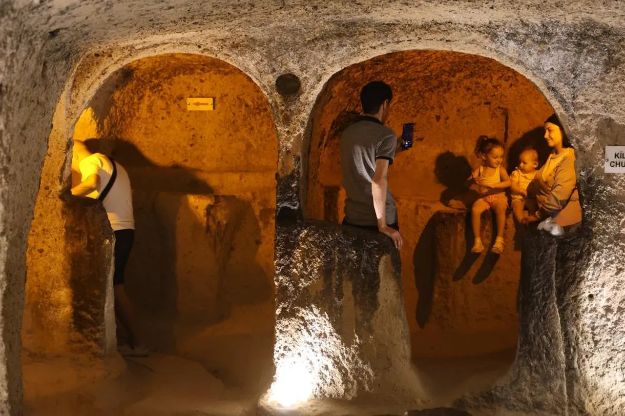 Nevşehir halkı sıcaklarda serinlemenin yolunu buldu! Giren çıkmak istemiyor
