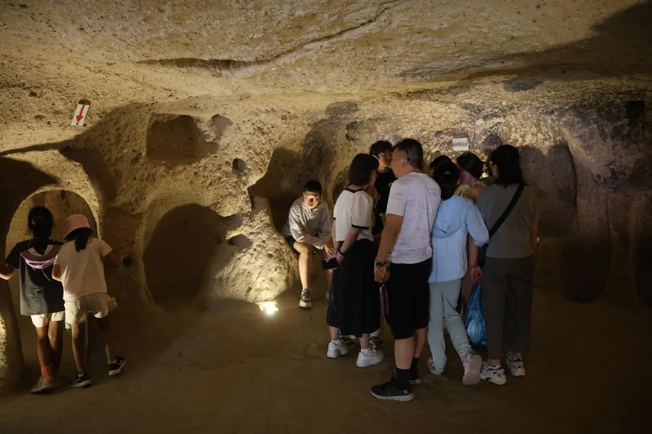 Nevşehir halkı sıcaklarda serinlemenin yolunu buldu! Giren çıkmak istemiyor