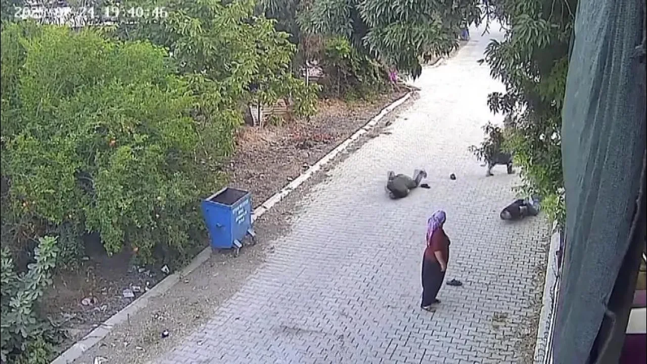 Oğullarına kurşun yağdırdı, yerdeyken tekmeledi! Kanlı miras kavgasında yeni görüntüler