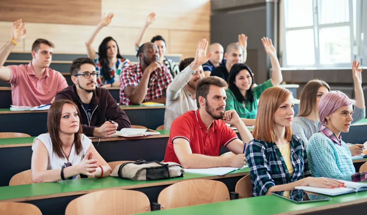 Özel üniversite ücretleri dudak uçuklattı: Zam oranı yüzde 80’e ulaştı: İşte 2025-2026 yılı ücretleri