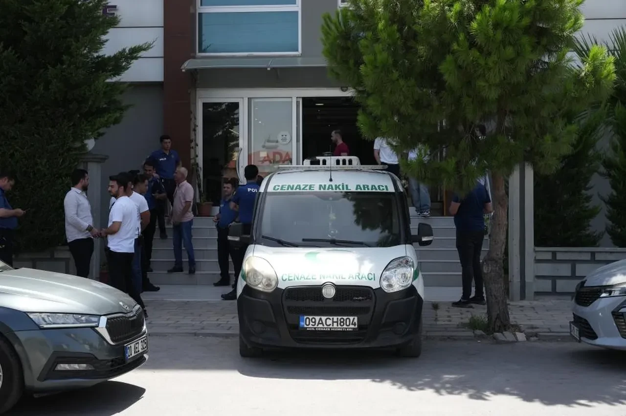 Polis memuru apartta intihar etti