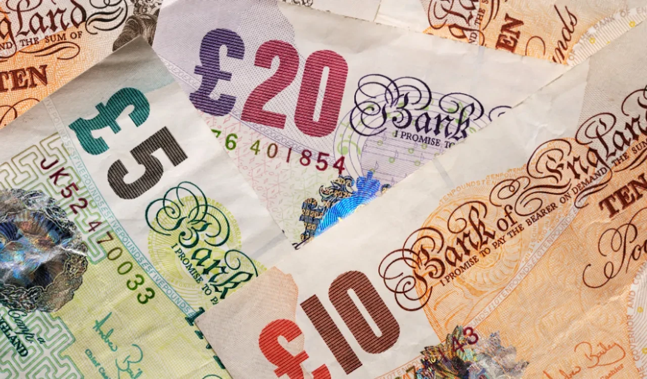 Sterlin 10 haftanın en düşük seviyesinde