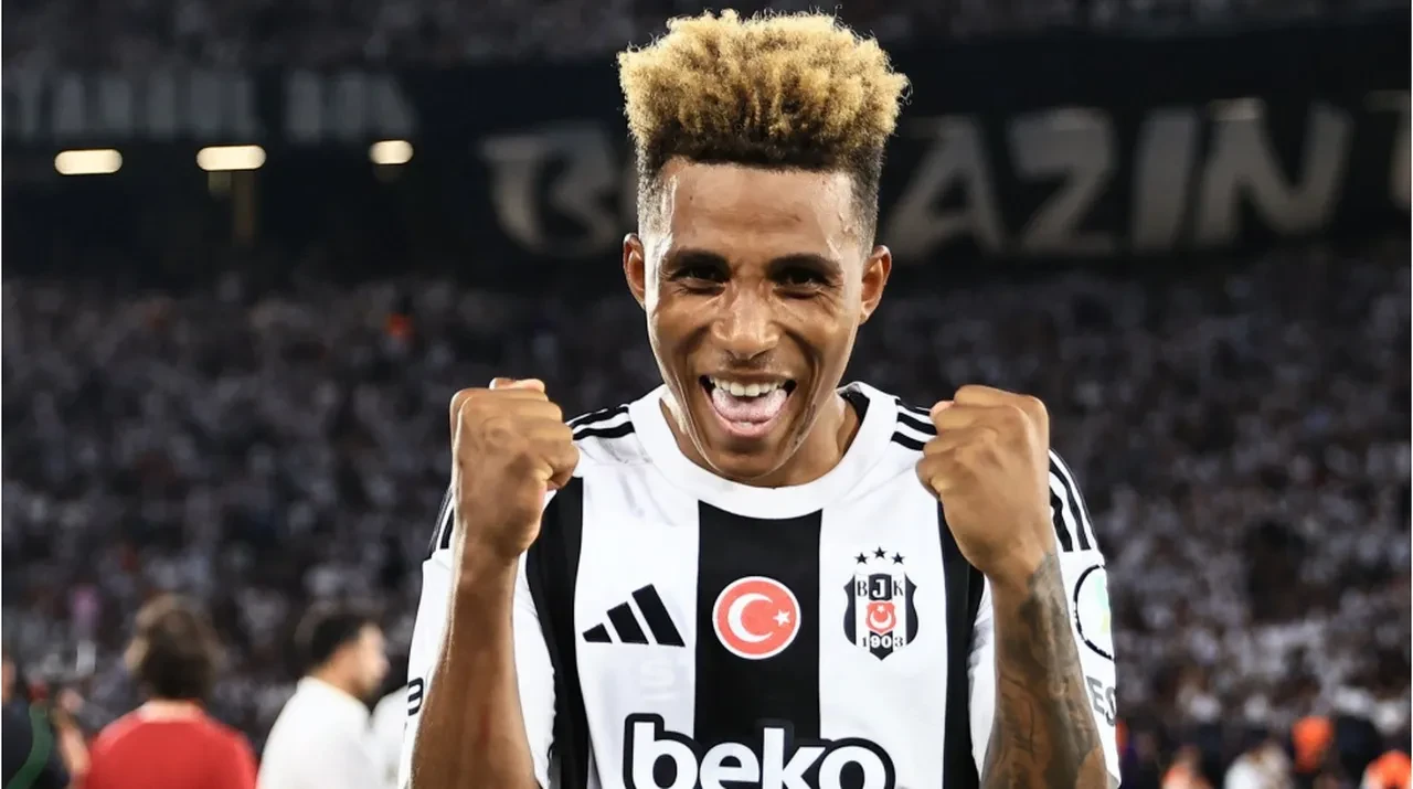 Tarihe geçmişti şimdi gidiyor! Beşiktaş yönetimi kadroya neşteri vurdu