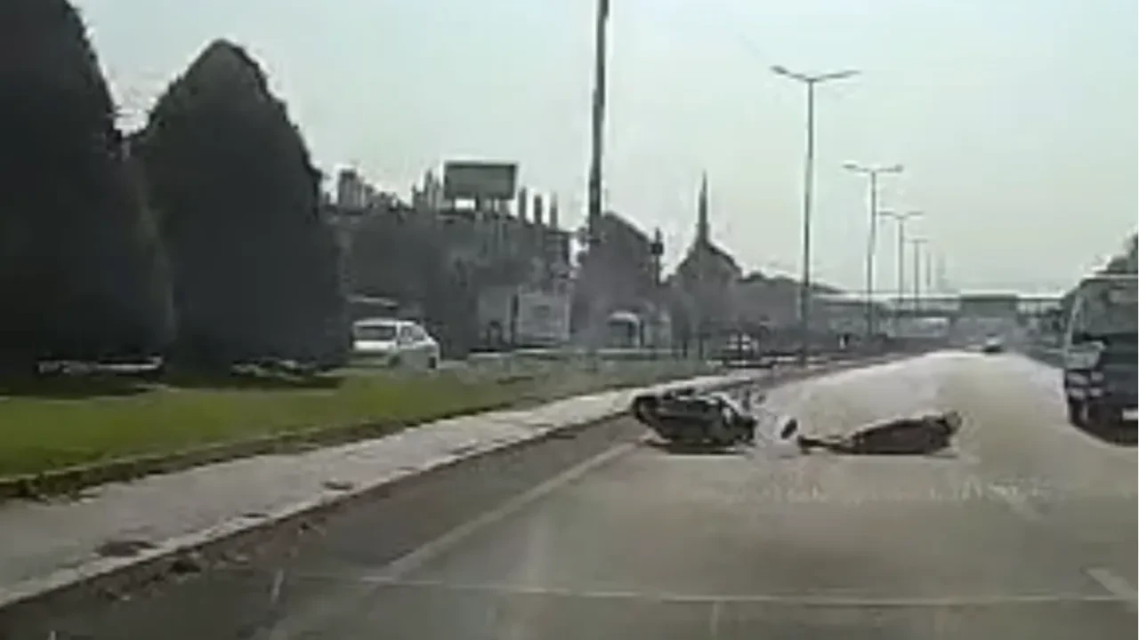 Yola aniden atladı, motosiklete çarptı! O anlar kamerada