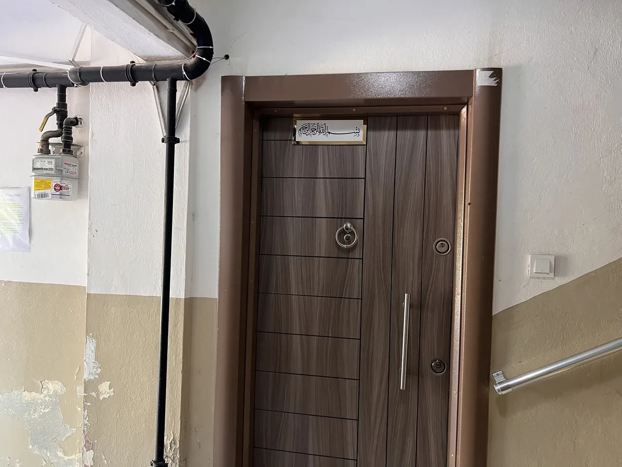 Apartmana yayılan kötü koku korkunç gerçeği ortaya çıkardı! Evinde ölü bulundu