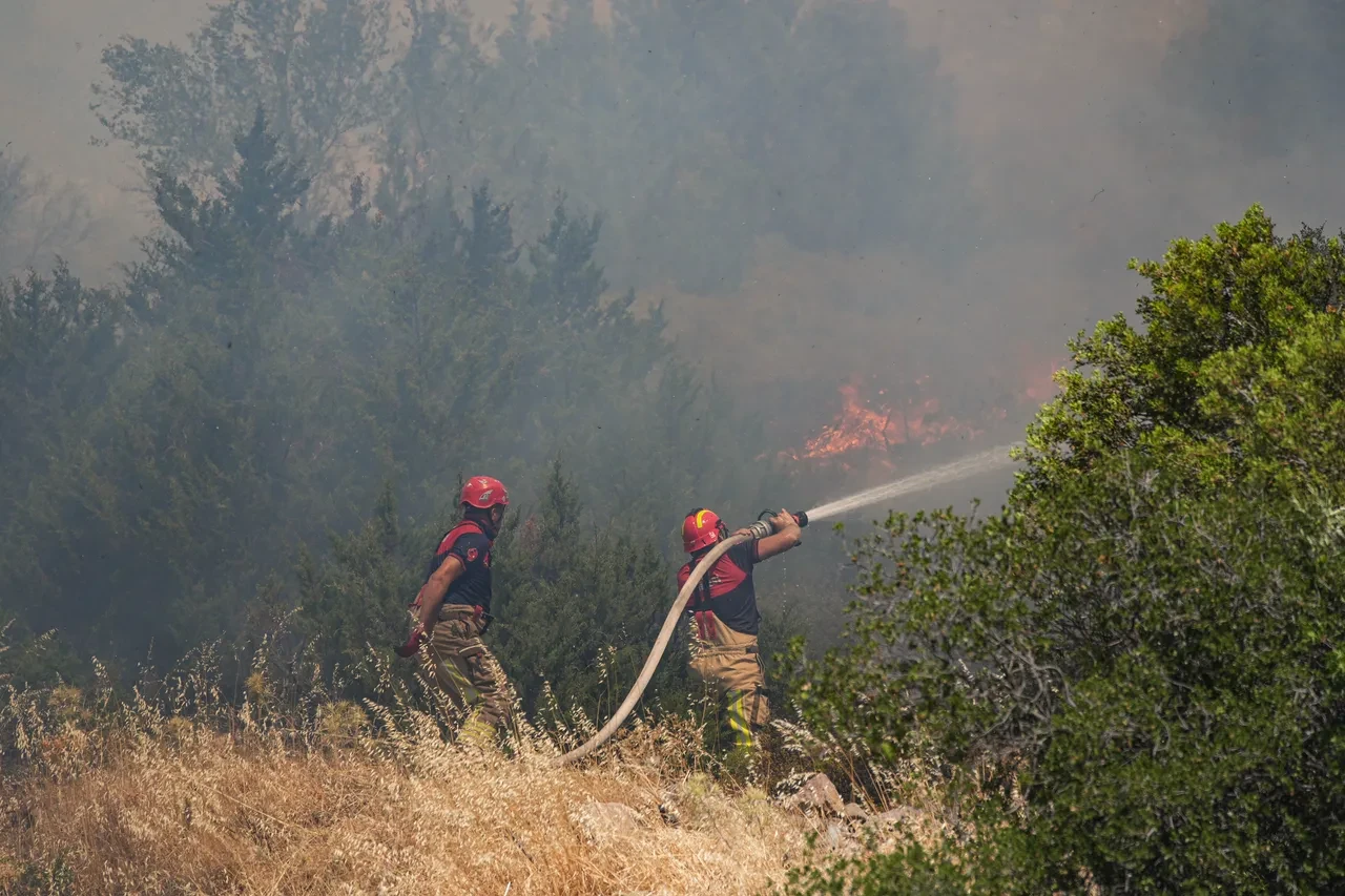 Çeşme ve Ödemiş'te orman yangını! Köy ve mahalleler tahliye edildi: Bölgede anonslar yapılıyor