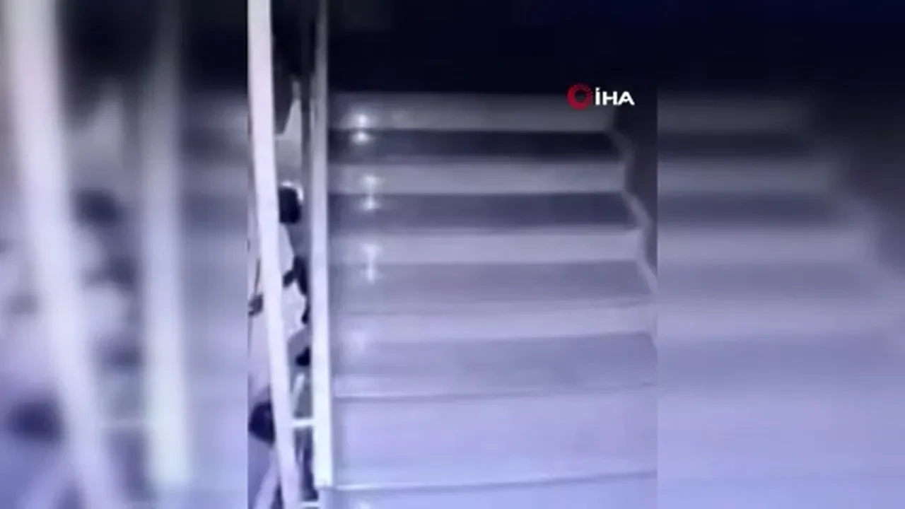 Kocasını öldürüp, temizlik yaptı: Kan donduran anlar kamerada