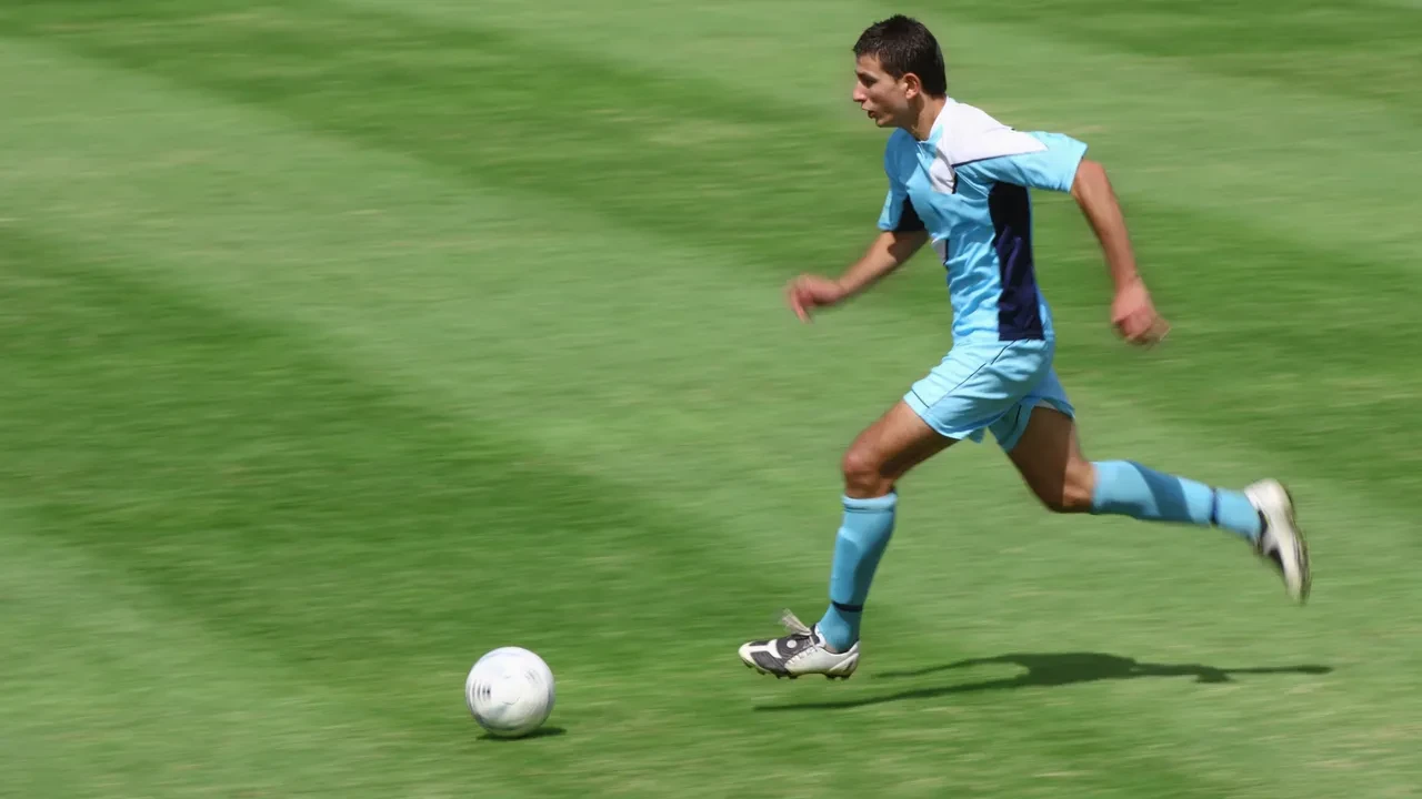 Futbolcuların antrenmanlarda kullandığı koşma taktiği! Saniyeler içerisinde hızlanıyorlar