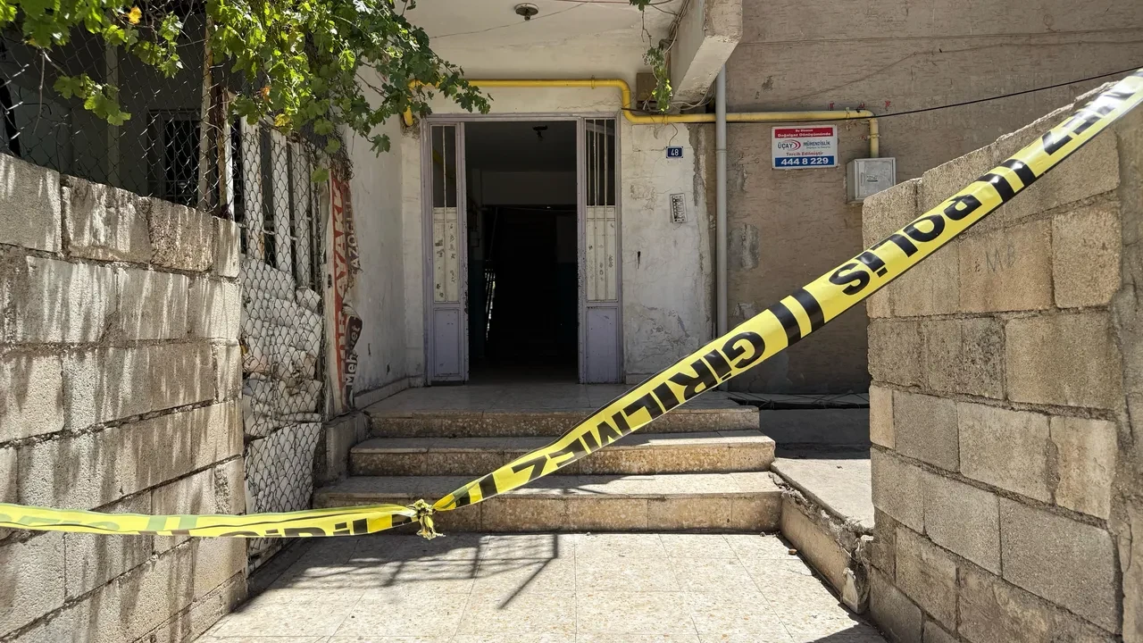 Gaziantep'te kan donduran vahşet! Kızının üzerine benzin döküp yaktı