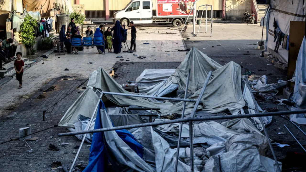 İsrail, Gazze'de yardım bekleyen Filistinlileri katletti