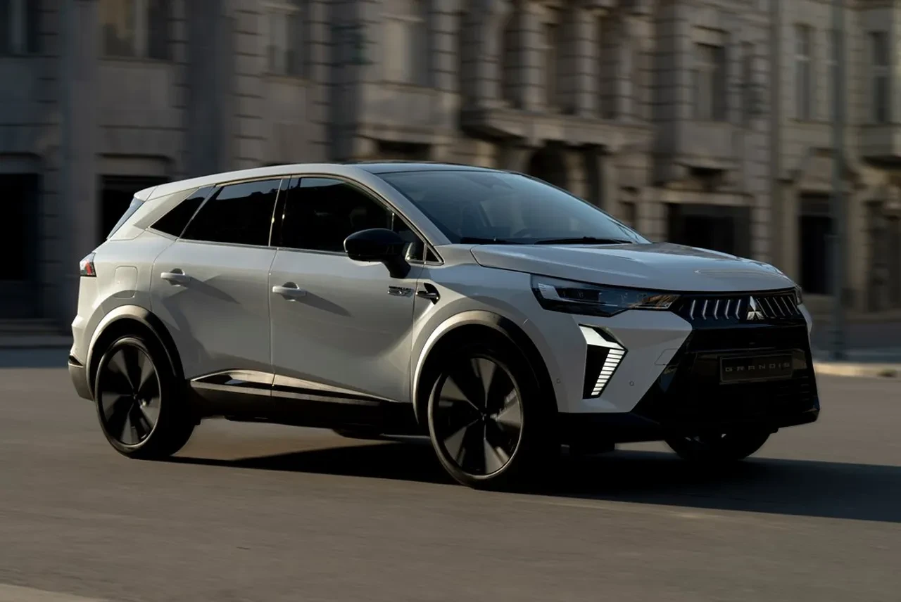Mitsubishi'den 5 yıl garantili hibrit SUV geliyor! Renault ile ortak üretildi