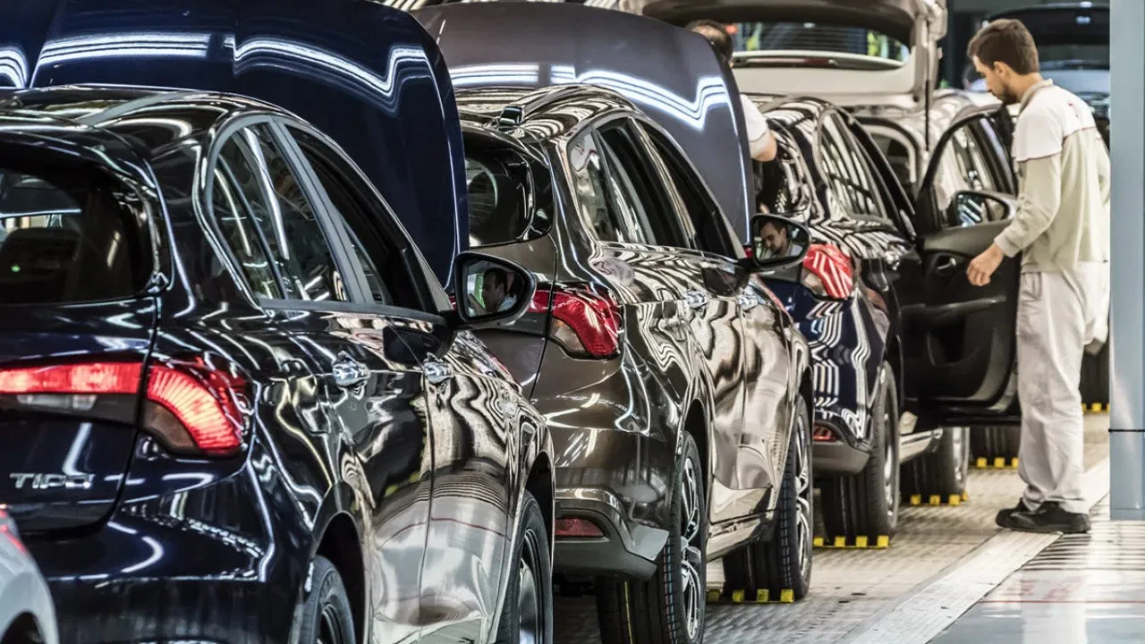 Otomobil devi çalışanlara kötü haberi verdi! Ford fabrika kapatıyor