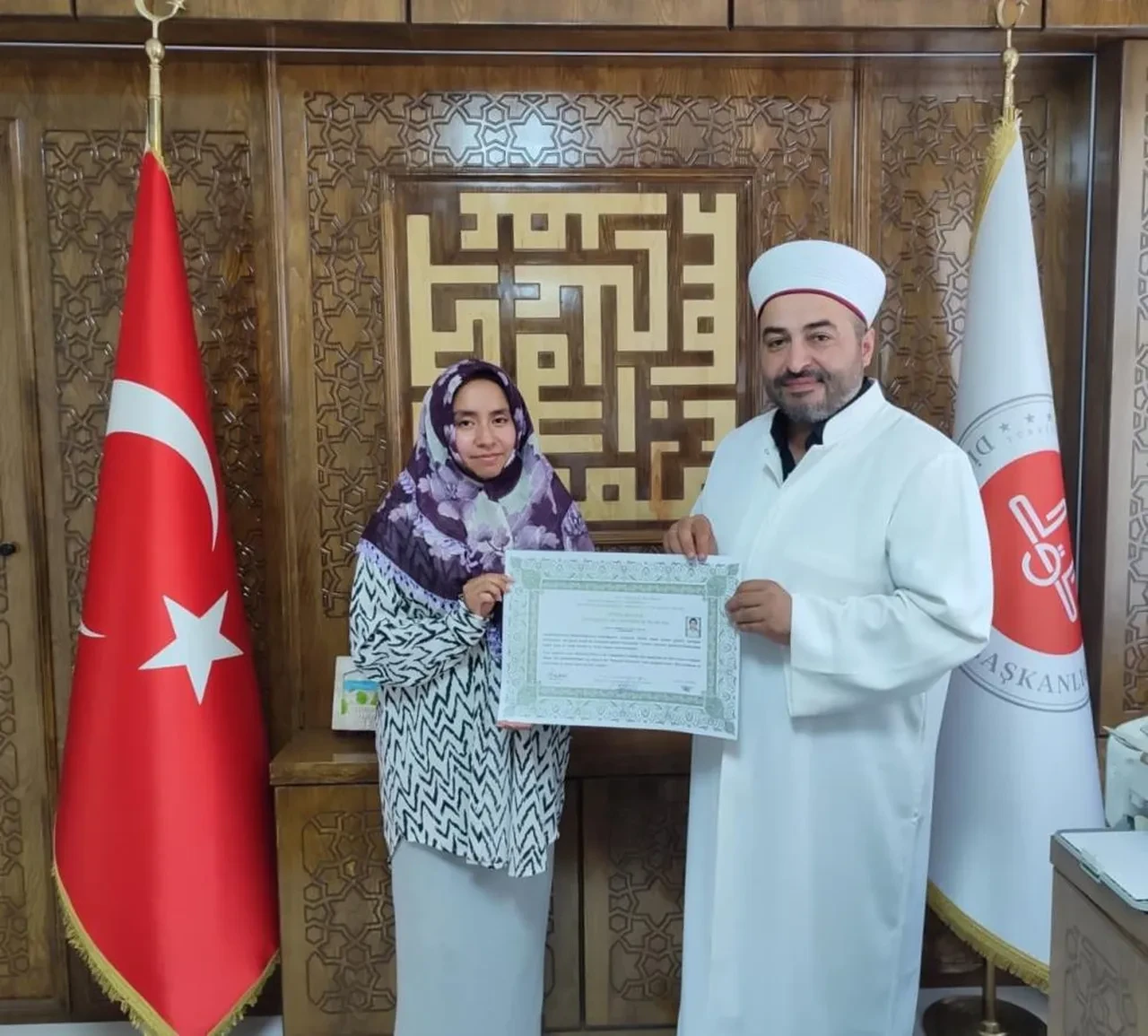 Akrabalarını ziyaret için Norveç'ten Konya'ya gelmişlerdi: Şehadet getirerek Müslüman oldular