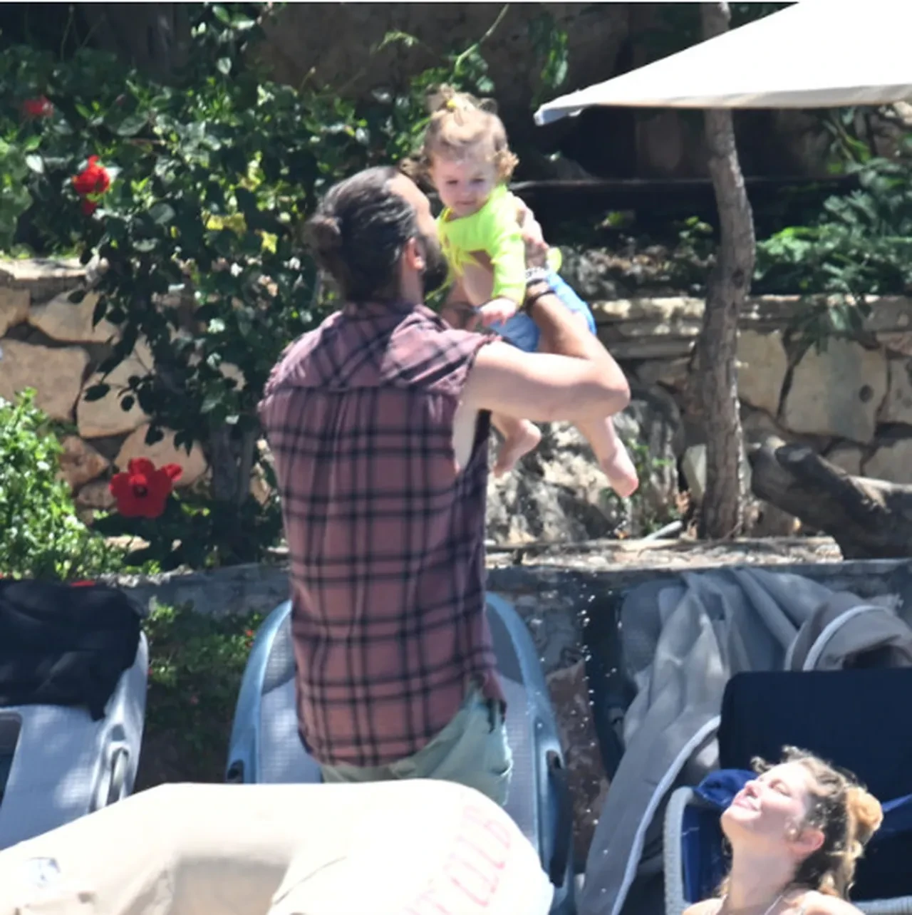 Burcu Biricik'in kızı ilk kez görüntülendi! Herkes aynı kişiye benzetti