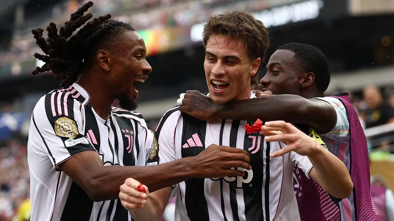 Dünya devlerinden Juventus'a teklif, Kenan Yıldız kararını verdi