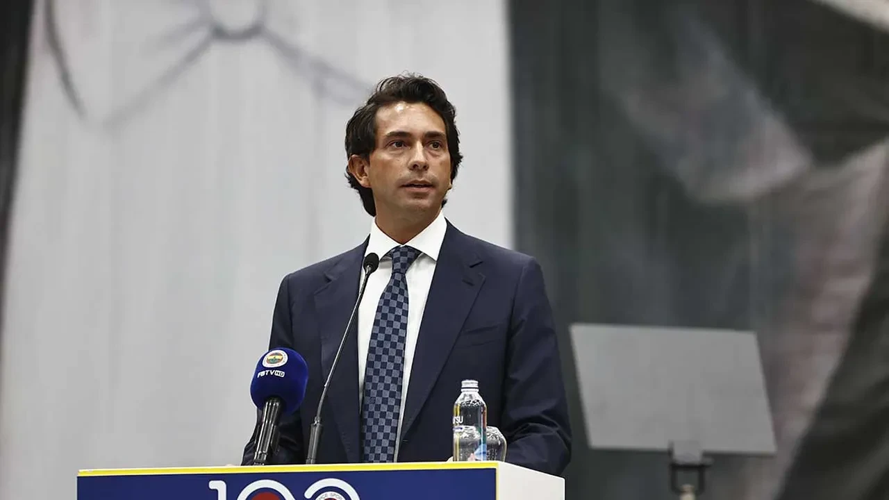 Fenerbahçe imzayı attı! Ali Koç'tan transfer açıklaması: 'Bugün bile bir şeyler olabilir'