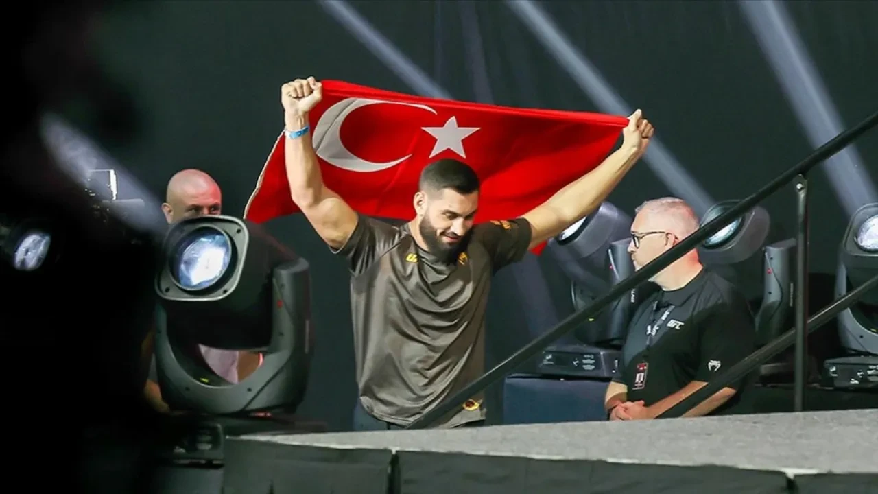 İbo Aslan UFC'den kovuldu mu? Sosyal medyada iddia edildi