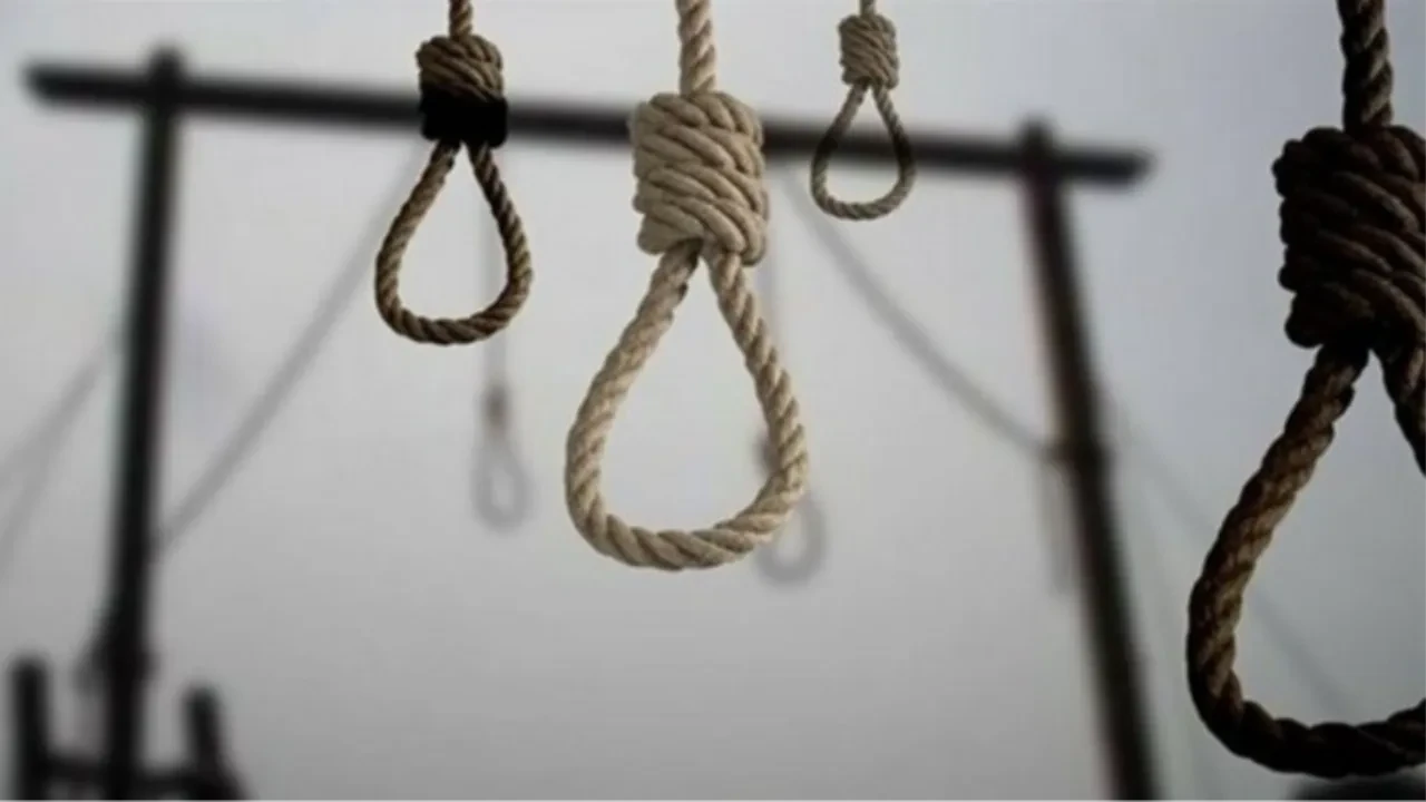 İran'da halka açık alanda idam: Kan donduran suçun cezası infaz edildi