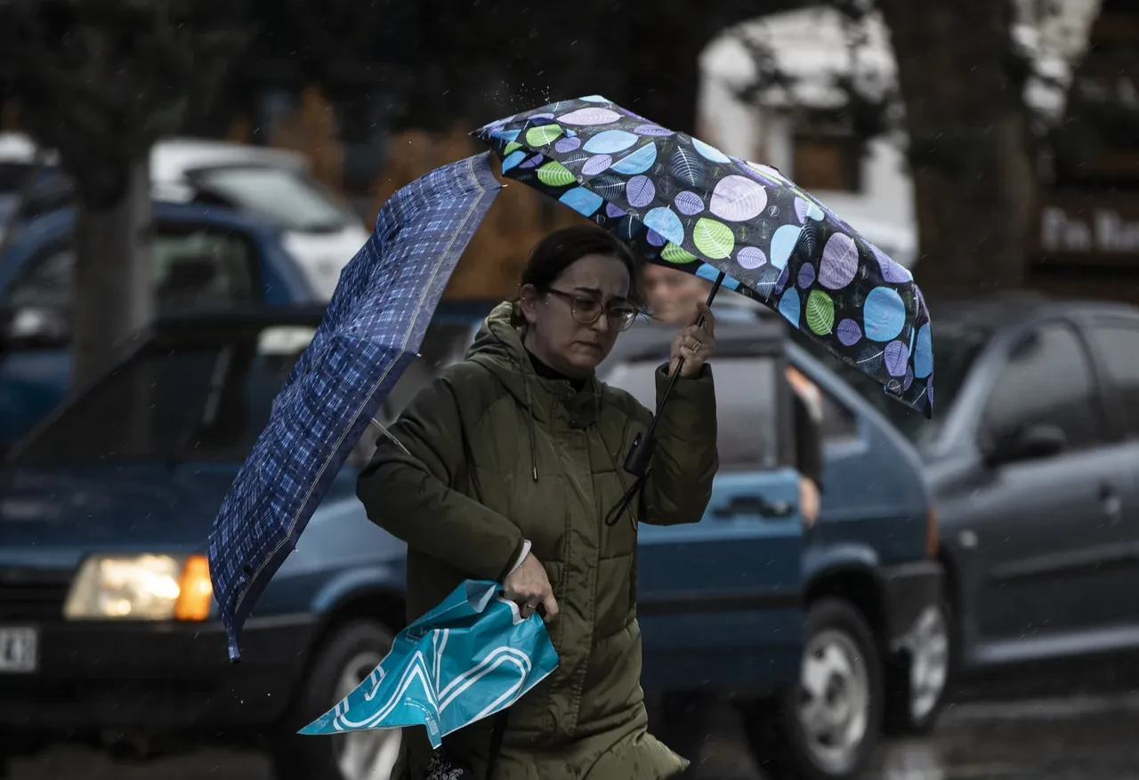 İstanbul için sağanak uyarısı! Meteoroloji saat verdi: Kuvvetli geliyor